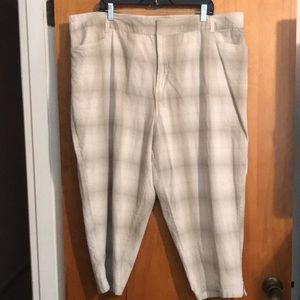 Cherokee Woman 24W Capri pants